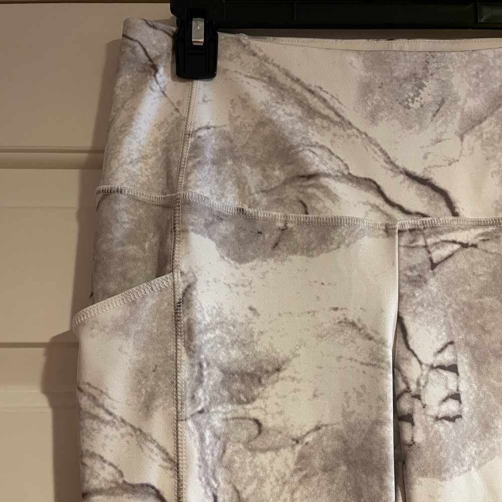 Chico’s ZENERGY Marble Leggings